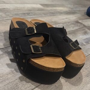 Mata Shoes Black Suede Double-Buckle Platform Clogs